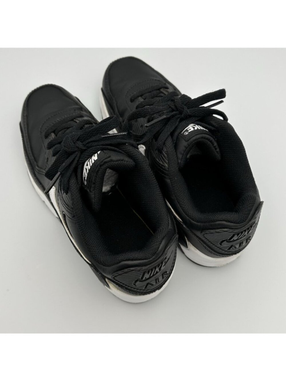 Nike Air Max 90 Youth Size 5.5Y Leather GS Black White Shoes Sneakers CD6864-010 - Picture 2 of 13